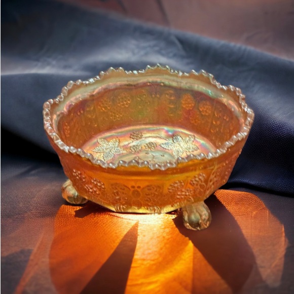 Vintage Fenton Carnival Glass "Butterfly And Berry" Footed Bowl - Picture 4 of 14